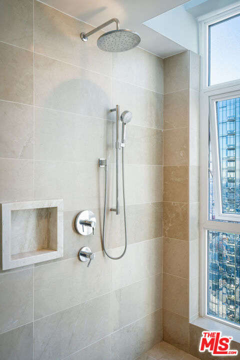 1201 S Hope St Unit: PH 1