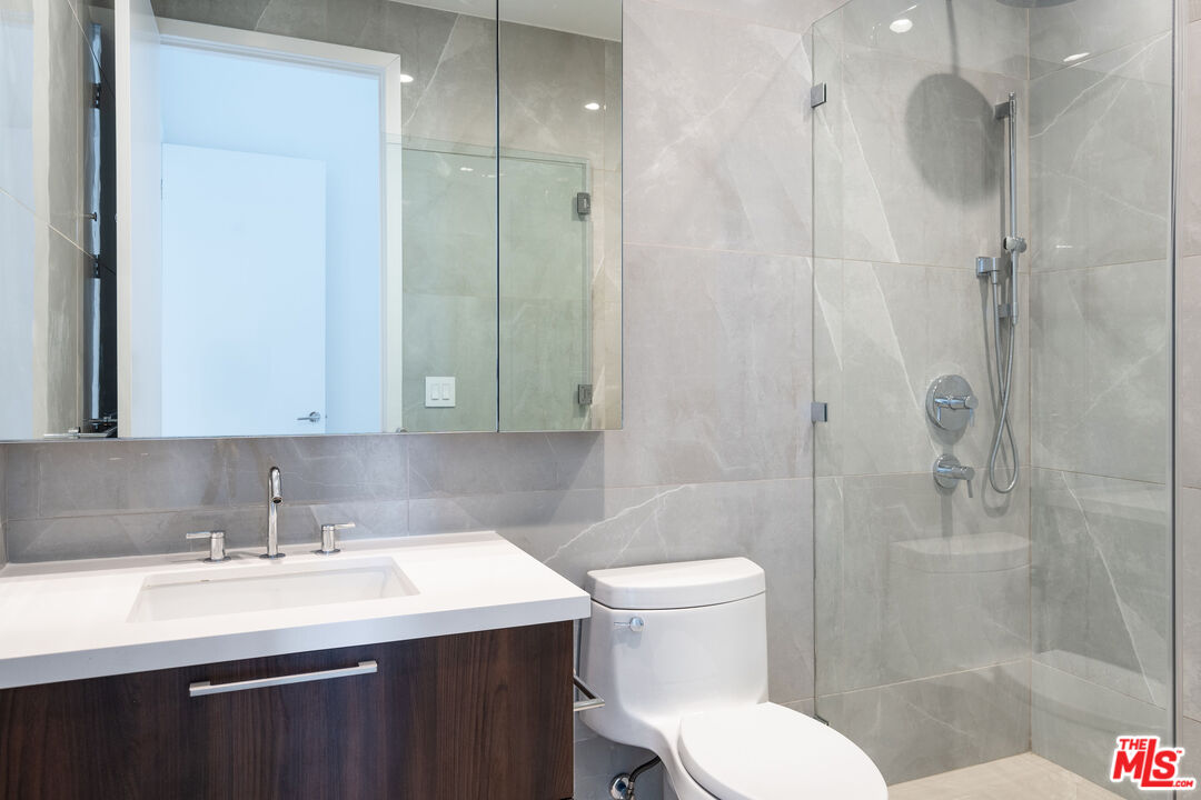 1201 S Hope St Unit: PH 1