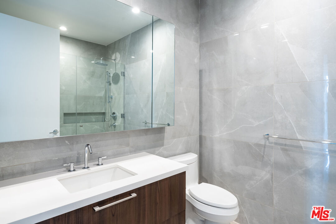 1201 S Hope St Unit: PH 1