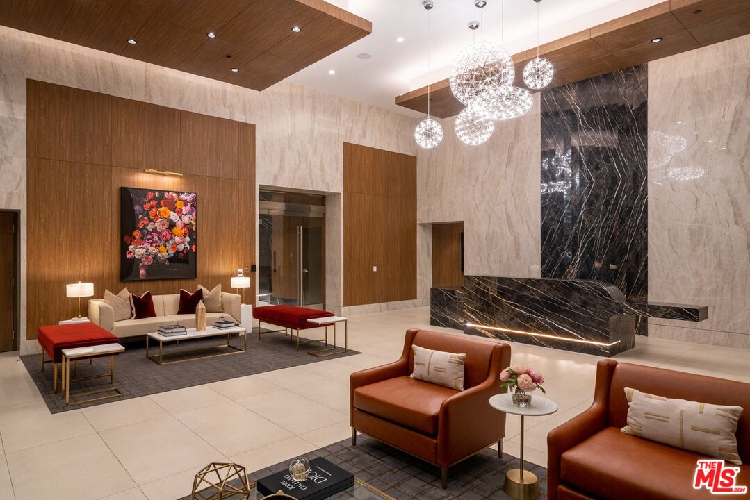 1201 S Hope St Unit: PH 1