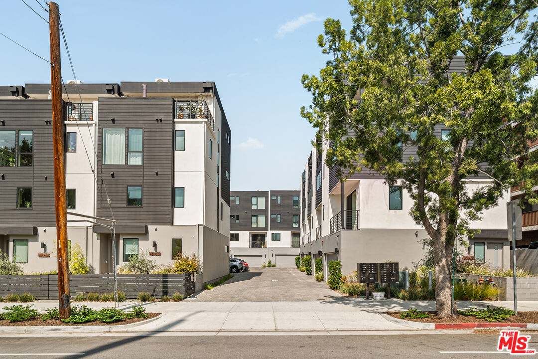 3419 N Fletcher Drive