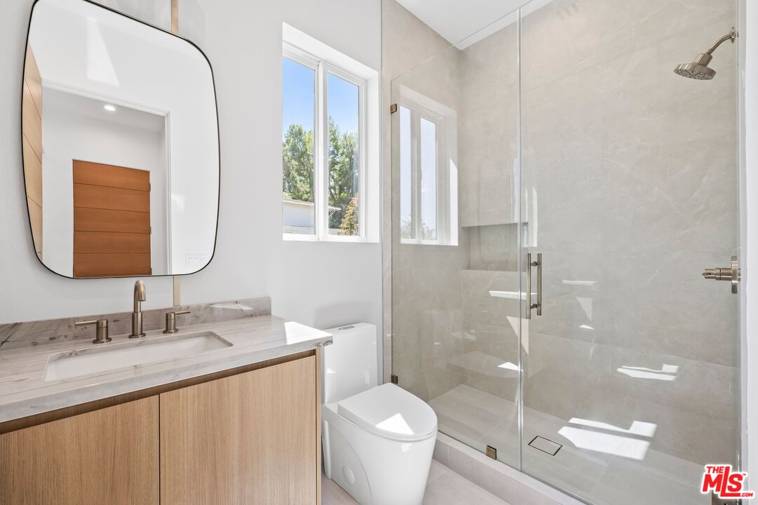 16851 Encino Hills Dr