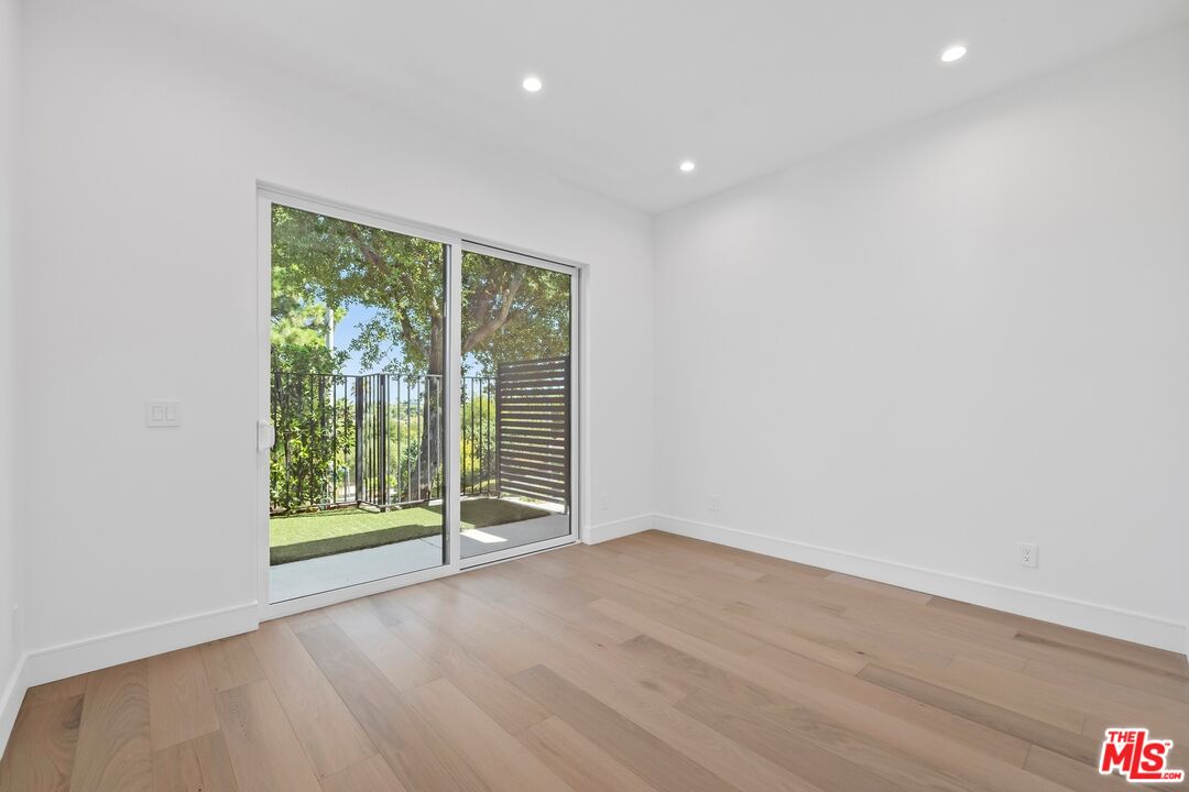 16851 Encino Hills Dr