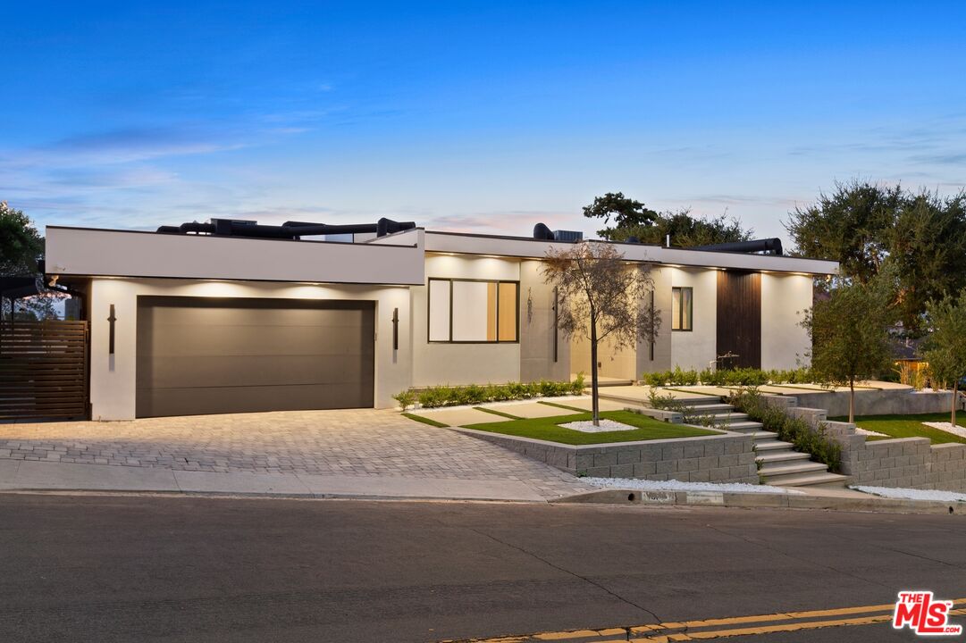 16851 Encino Hills Dr