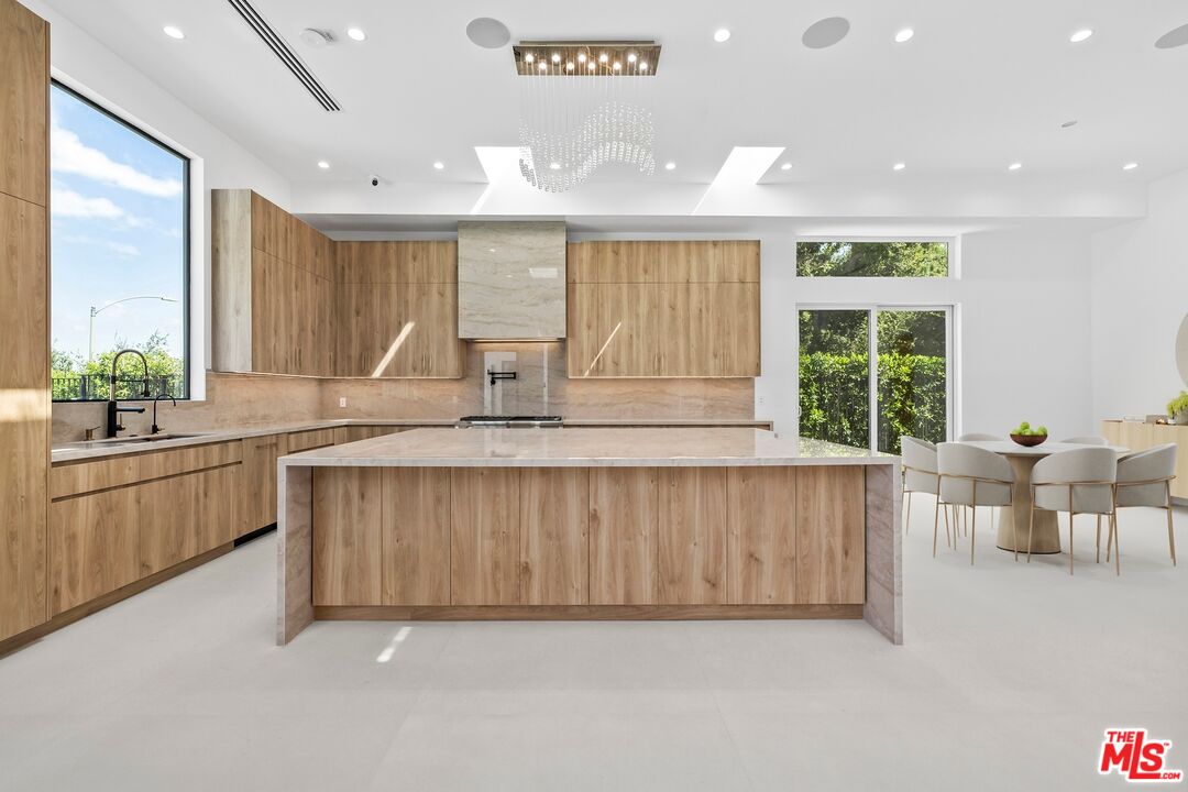 16851 Encino Hills Dr