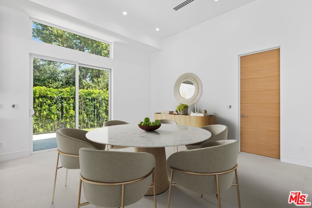 16851 Encino Hills Dr