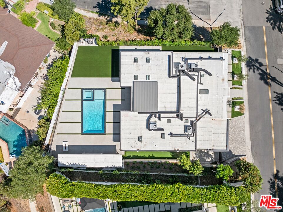 16851 Encino Hills Dr