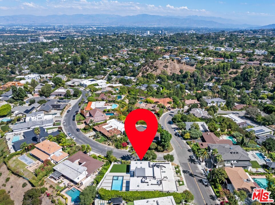 16851 Encino Hills Dr