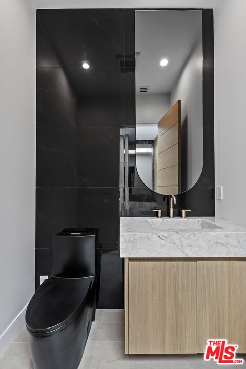 16851 Encino Hills Dr