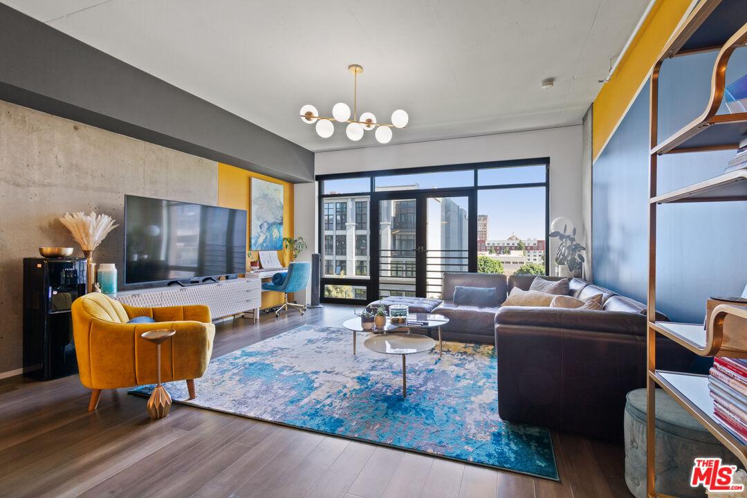 1111 S Grand Ave Unit: 716