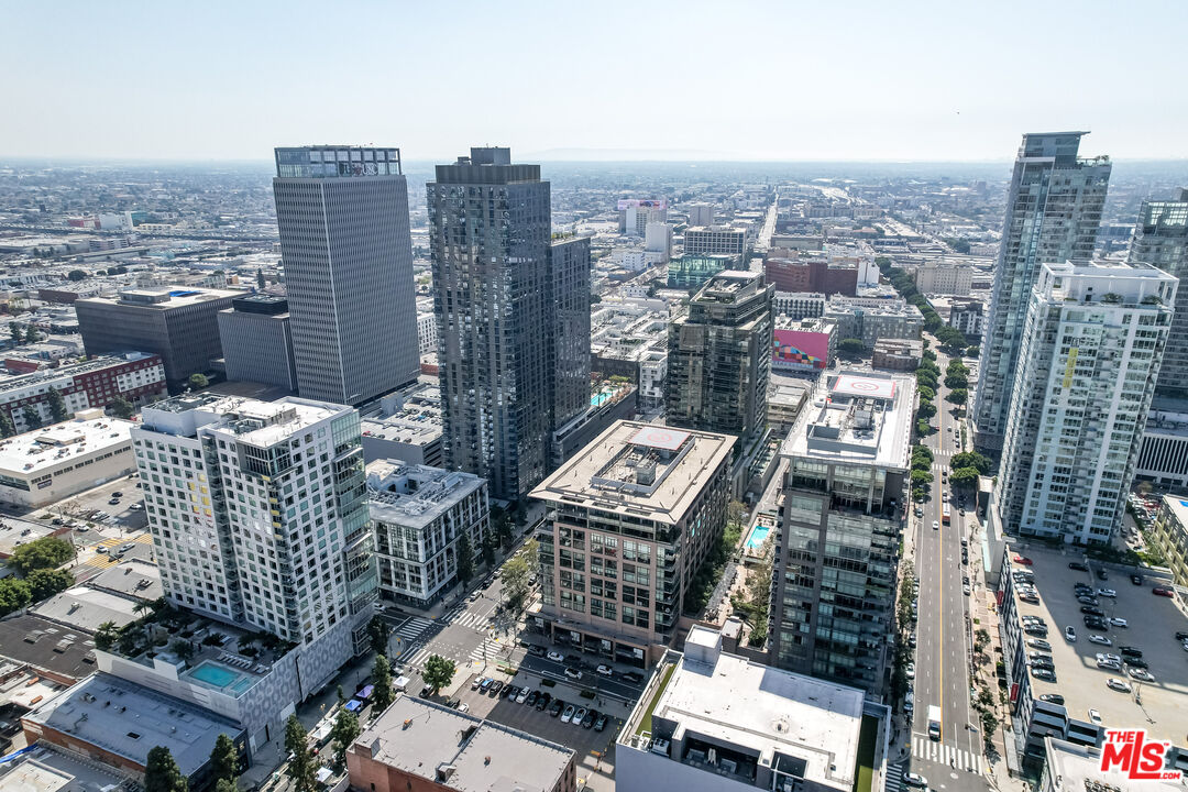 1111 S Grand Ave Unit: 716