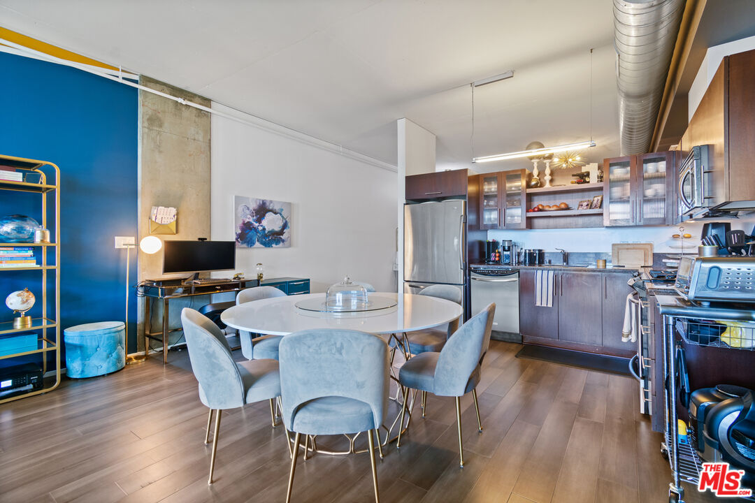 1111 S Grand Ave Unit: 716