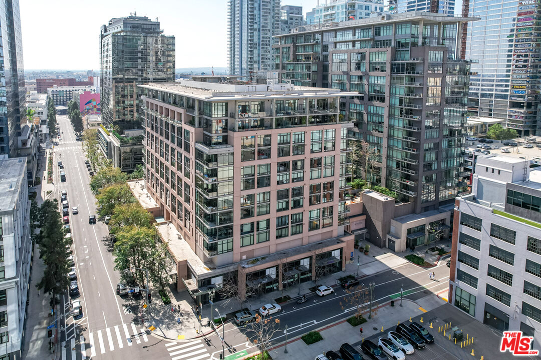 1111 S Grand Ave Unit: 716