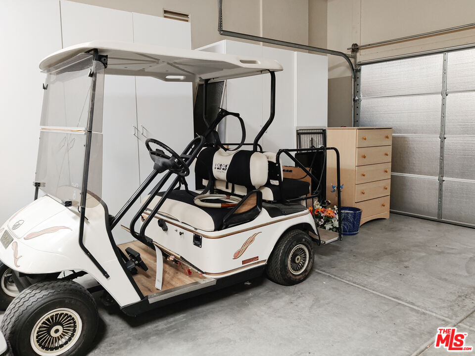 81765 Avenida Sombra