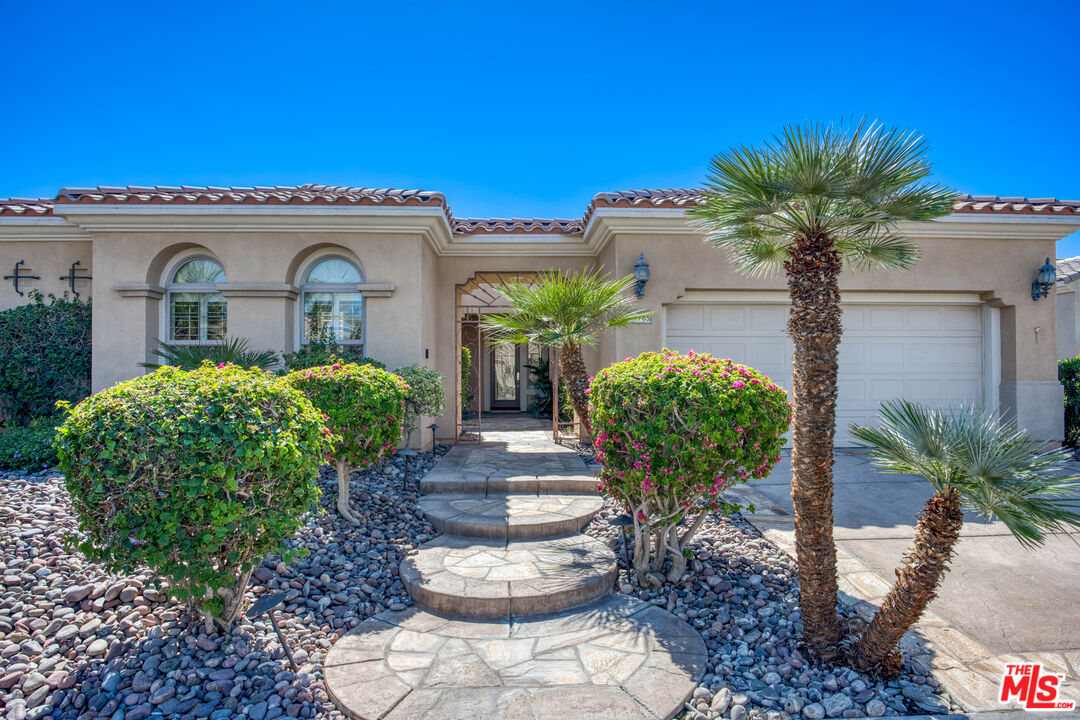 81765 Avenida Sombra