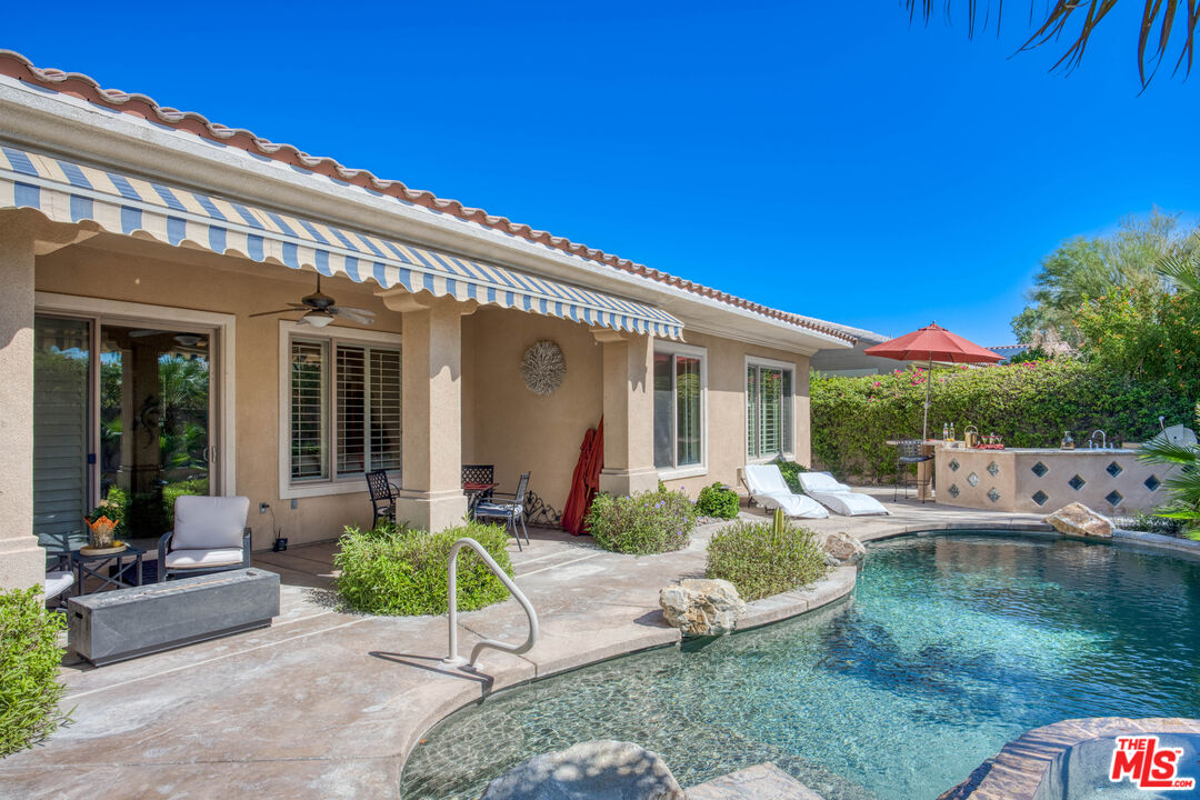 81765 Avenida Sombra