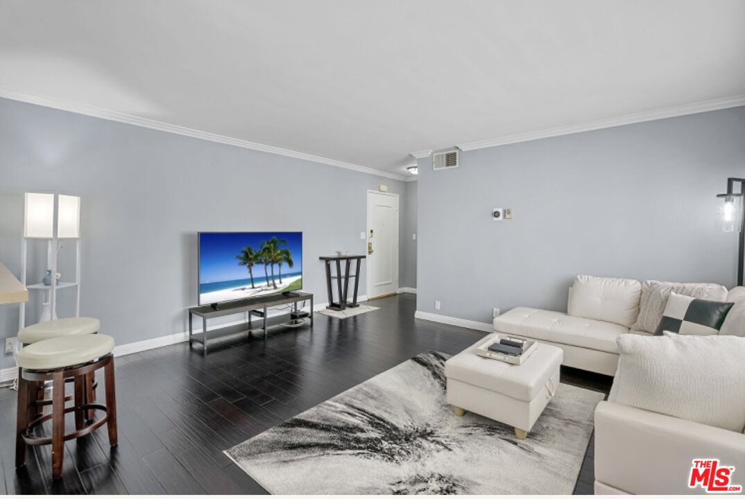 11639 Chenault St Unit: 404