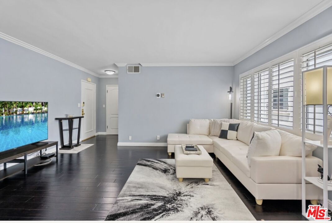 11639 Chenault St Unit: 404