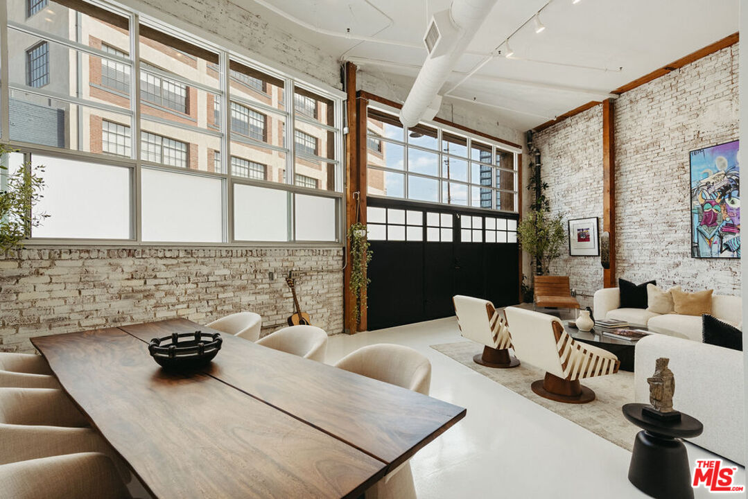 500 Molino St Unit: 101