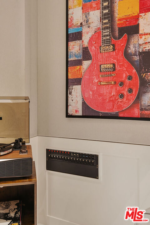 500 Molino St Unit: 101