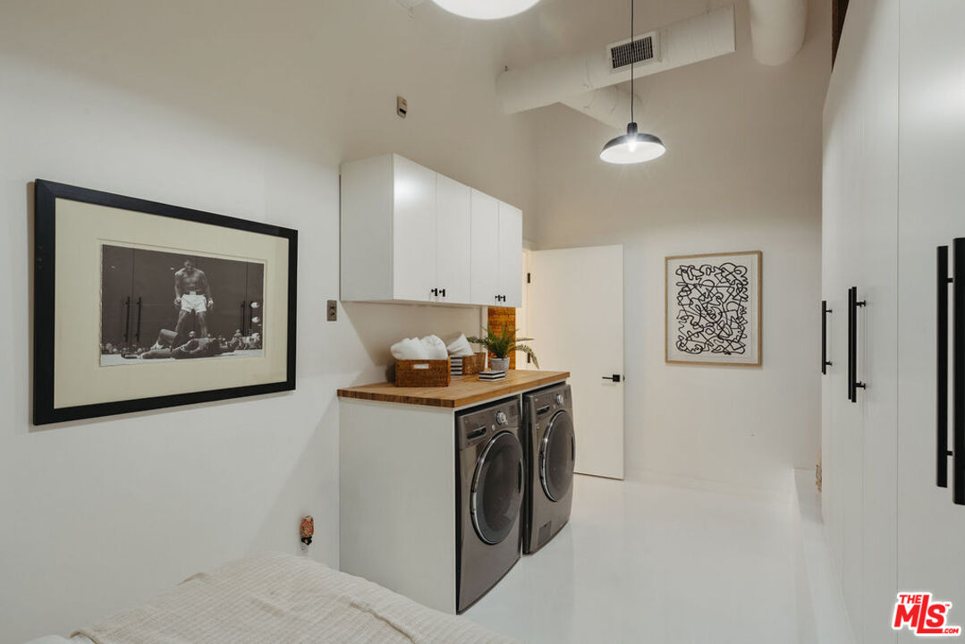 500 Molino St Unit: 101