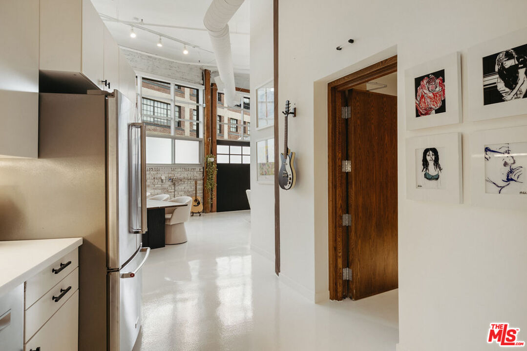 500 Molino St Unit: 101