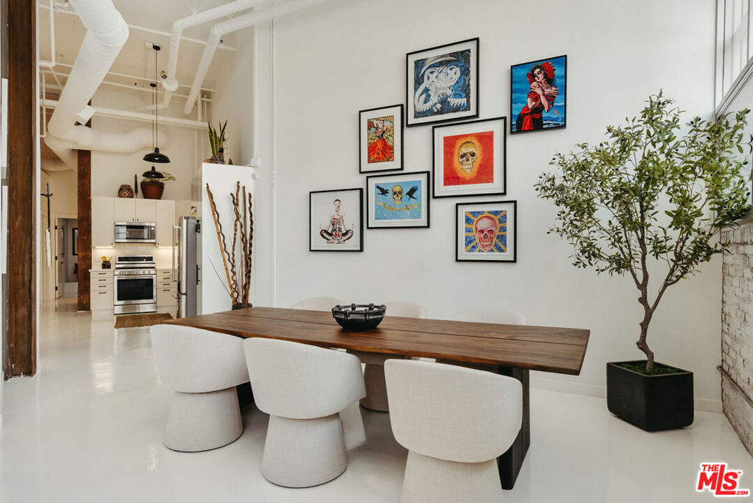 500 Molino St Unit: 101