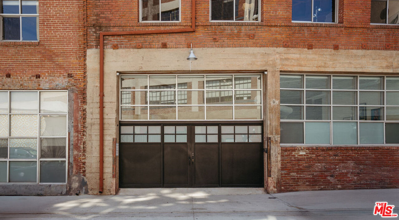 500 Molino St Unit: 101