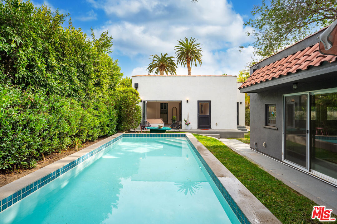 623 N Sierra Bonita Ave