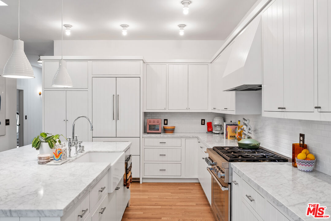 623 N Sierra Bonita Ave