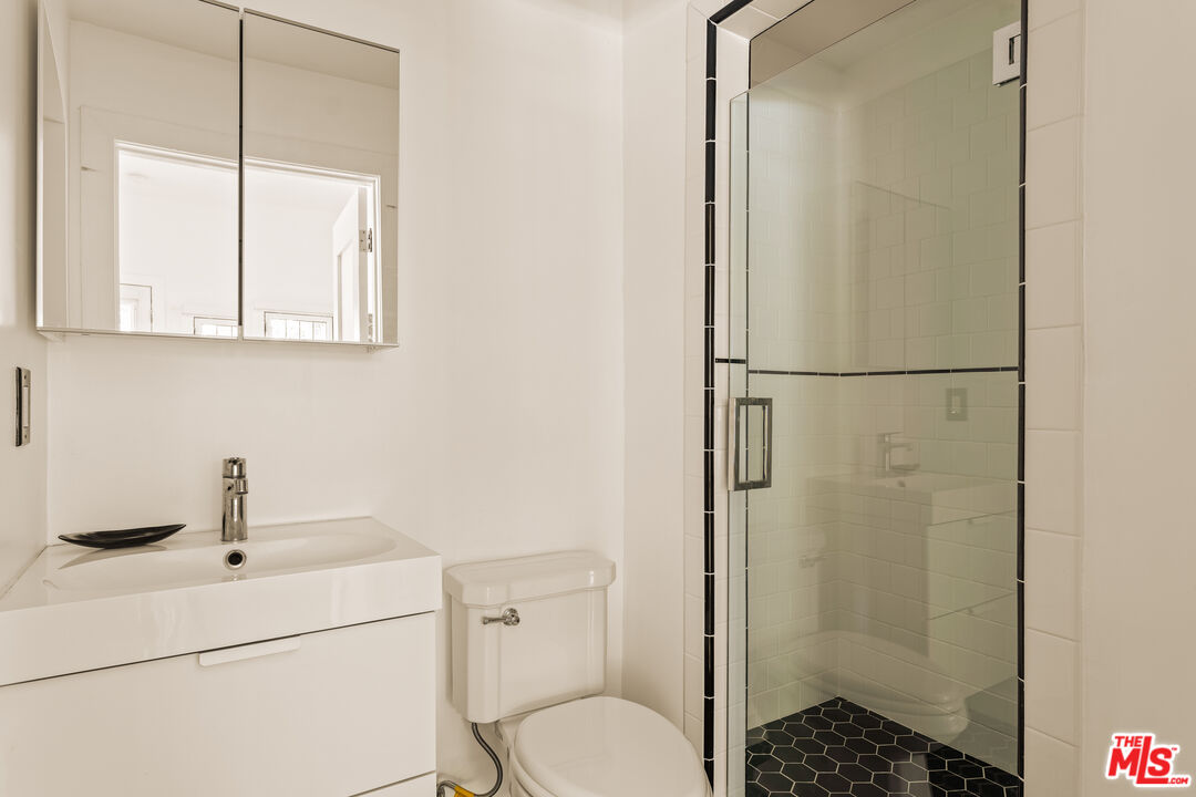 623 N Sierra Bonita Ave