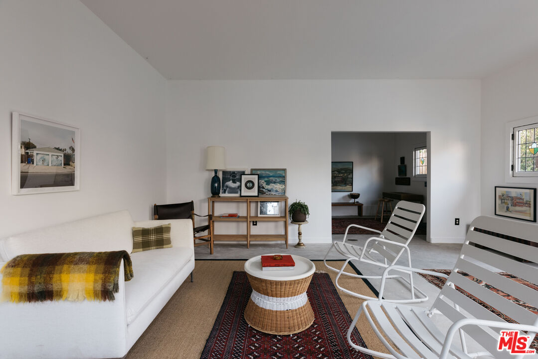 623 N Sierra Bonita Ave