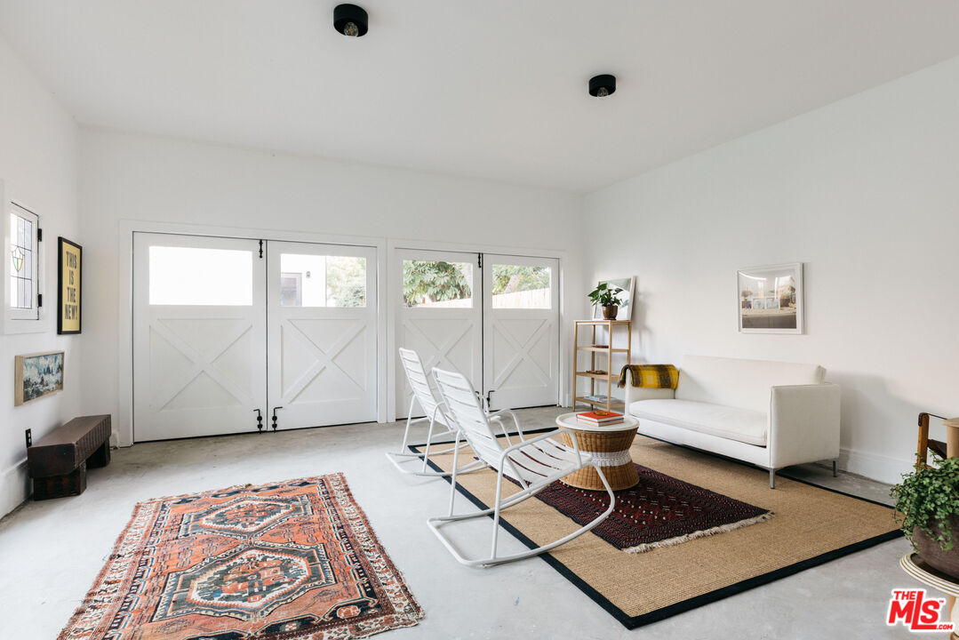 623 N Sierra Bonita Ave