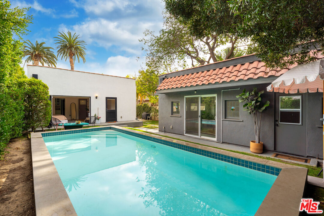 623 N Sierra Bonita Ave