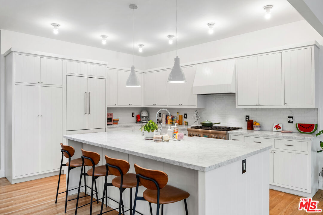 623 N Sierra Bonita Ave