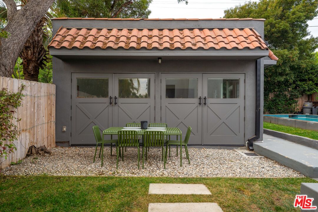 623 N Sierra Bonita Ave