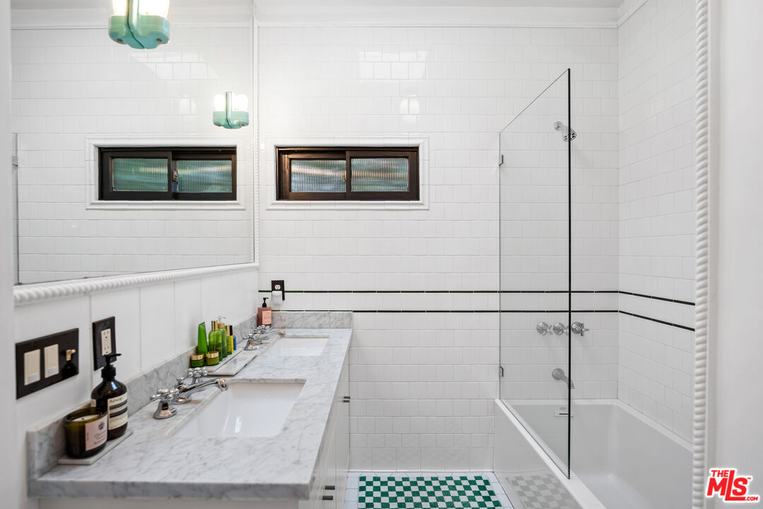 623 N Sierra Bonita Ave