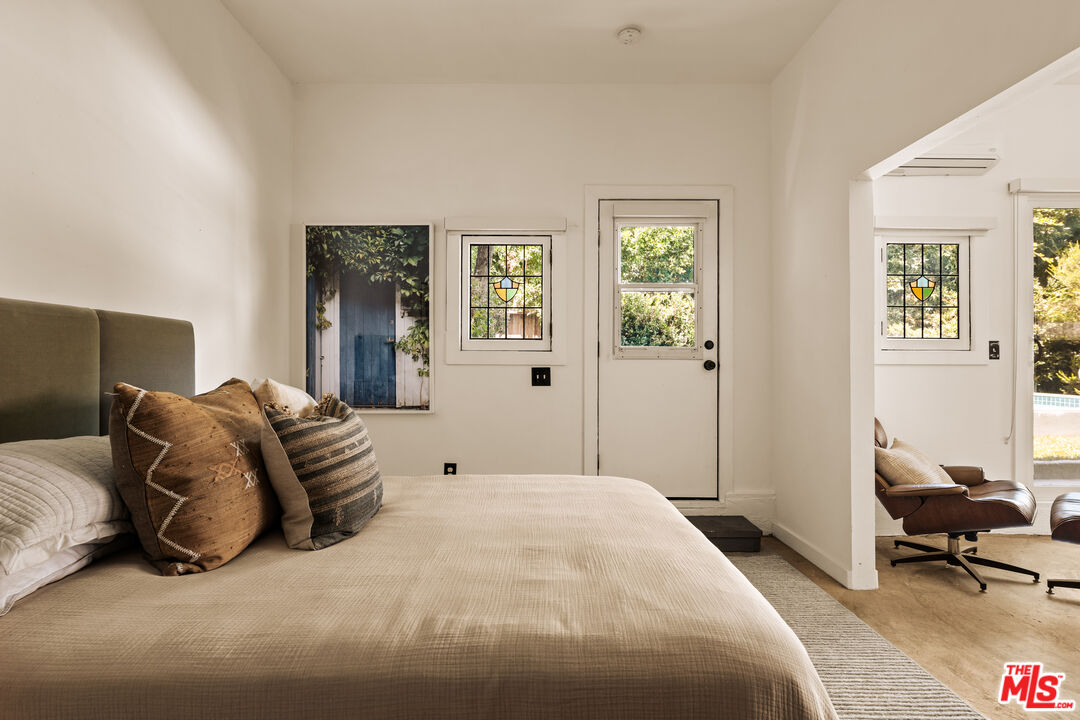 623 N Sierra Bonita Ave