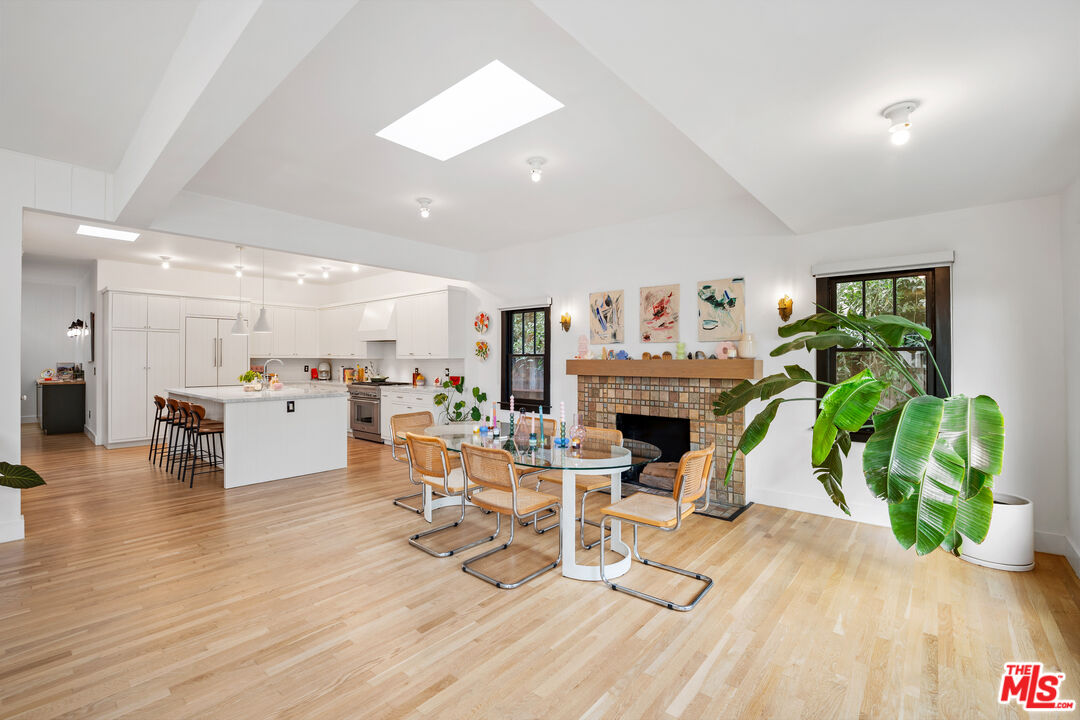 623 N Sierra Bonita Ave