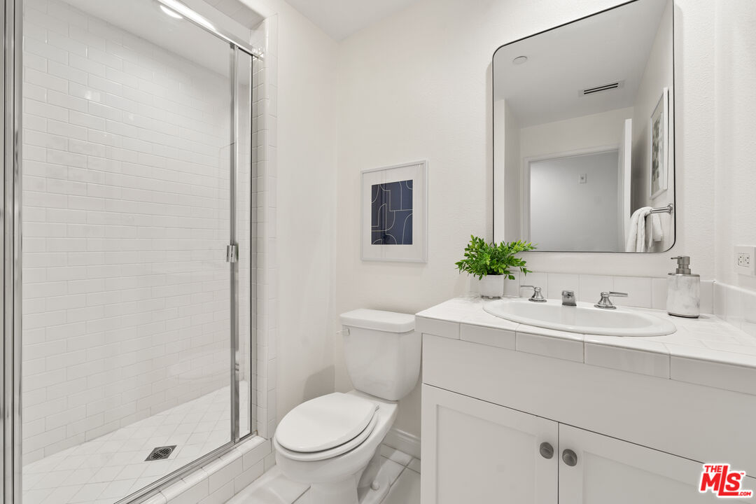 5625 Crescent Park Unit: 114