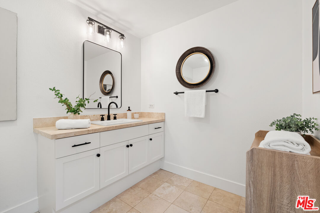 5625 Crescent Park Unit: 114