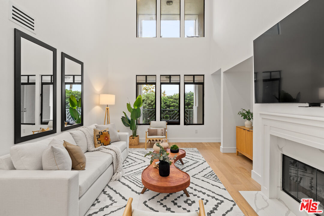 5625 Crescent Park Unit: 114