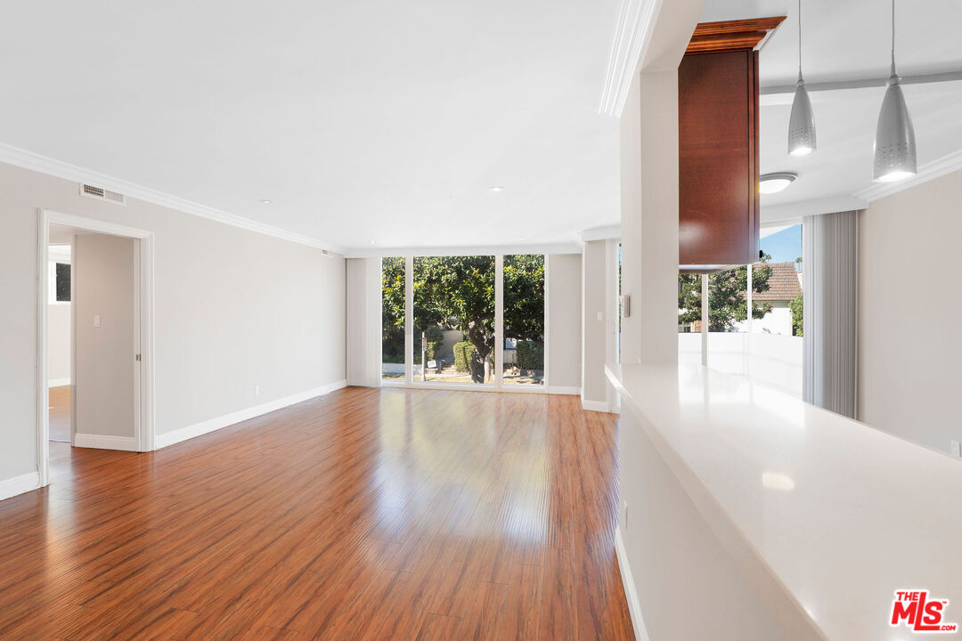 248 S Doheny Dr Unit: 3