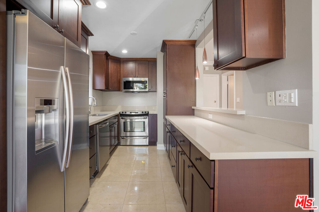 248 S Doheny Dr Unit: 3