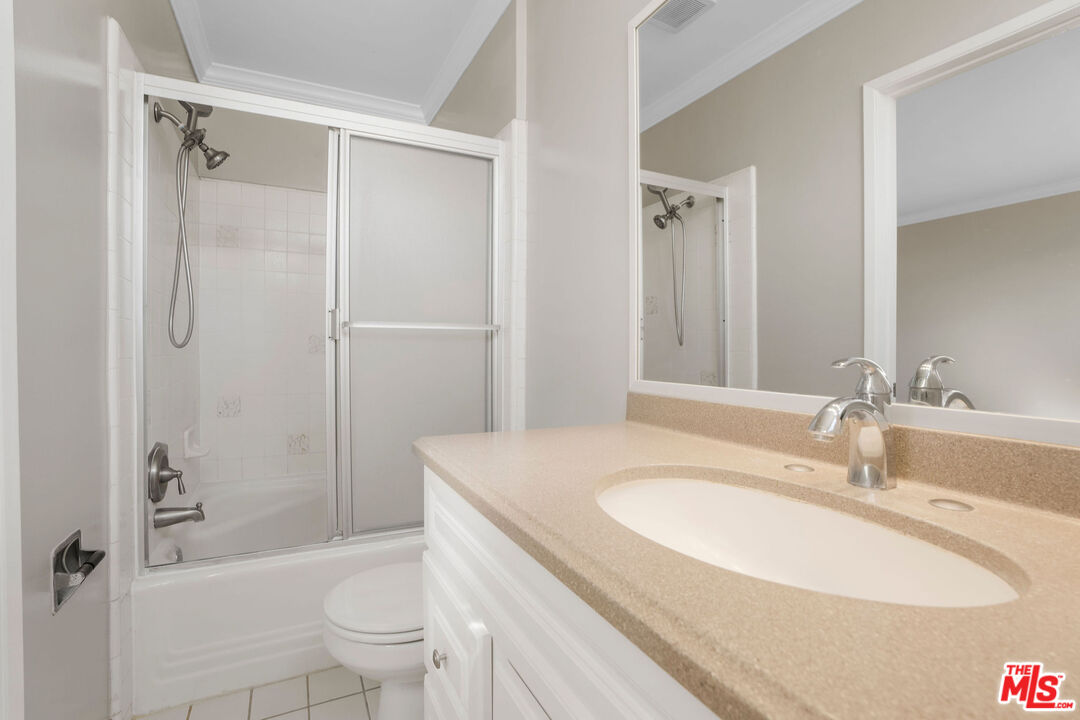 248 S Doheny Dr Unit: 3