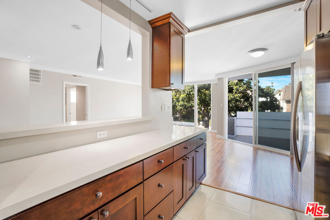 248 S Doheny Dr Unit: 3