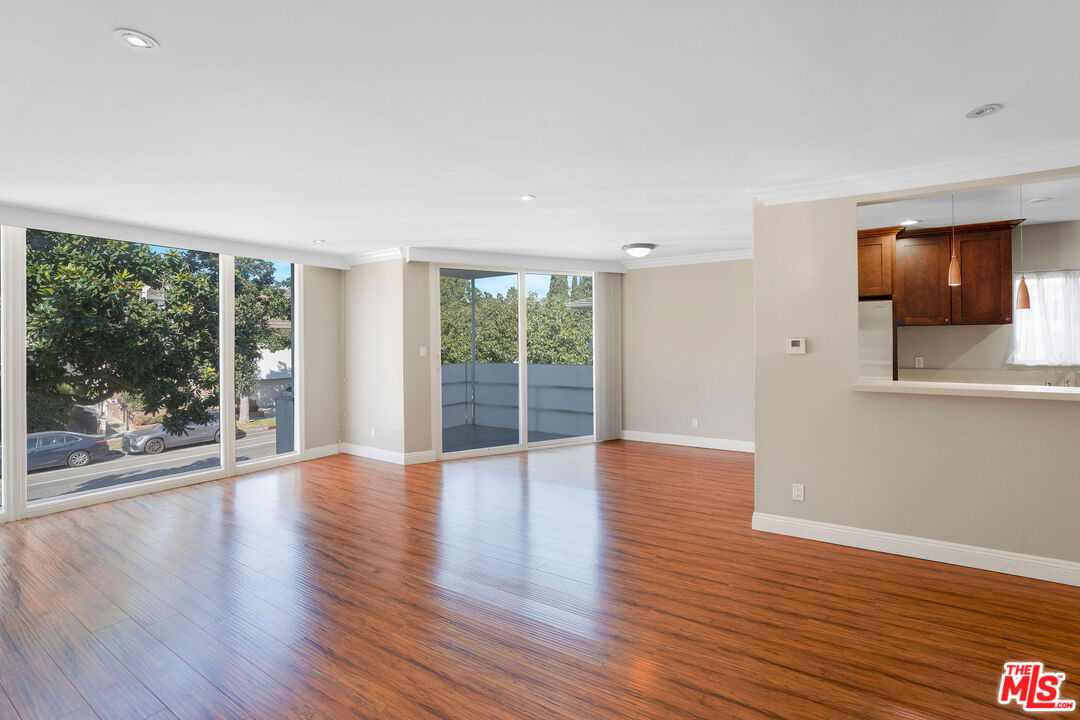 248 S Doheny Dr Unit: 3