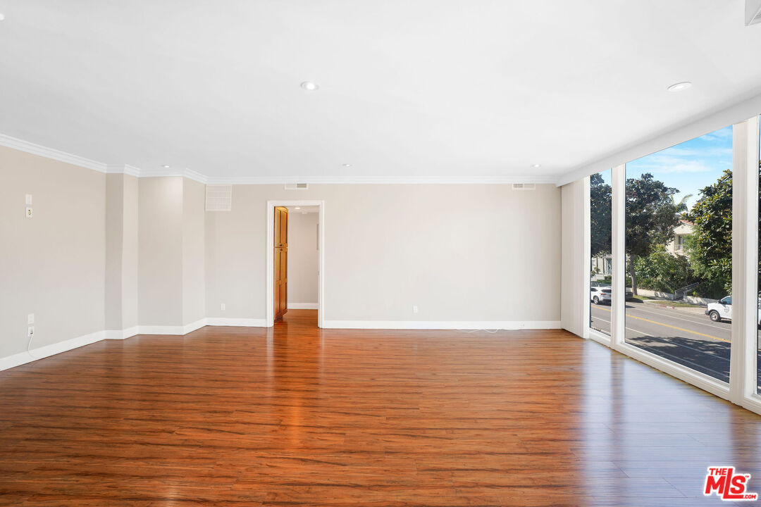 248 S Doheny Dr Unit: 3