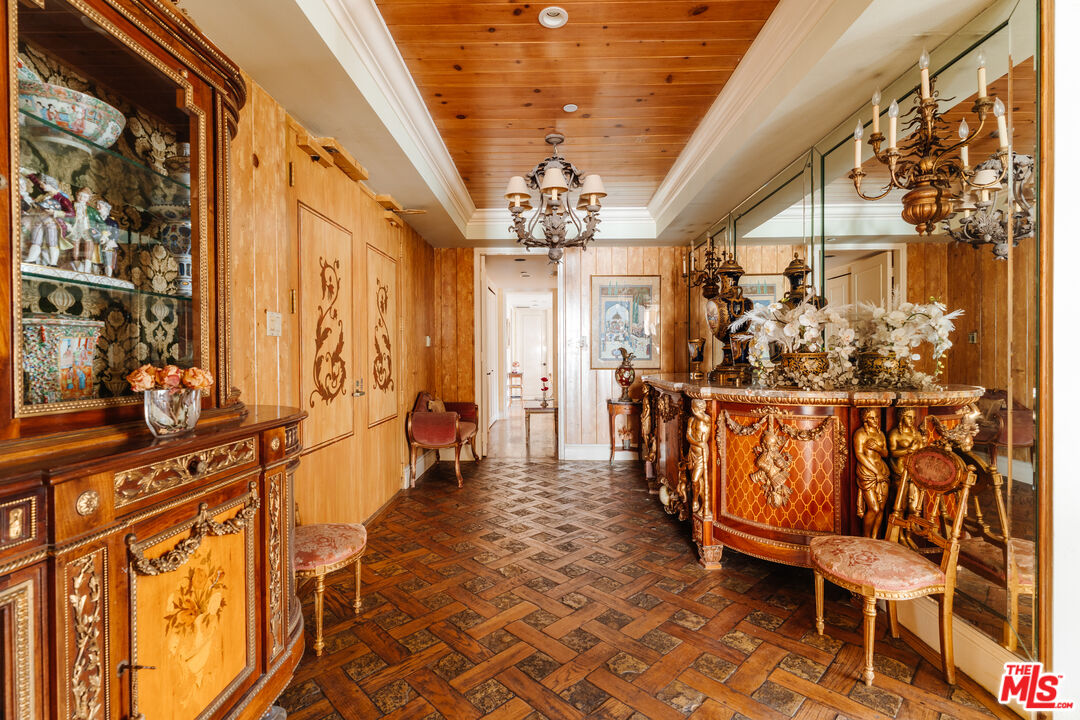 10601 Wilshire Blvd Unit: 303