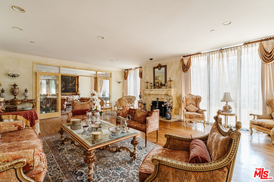 10601 Wilshire Blvd Unit: 303